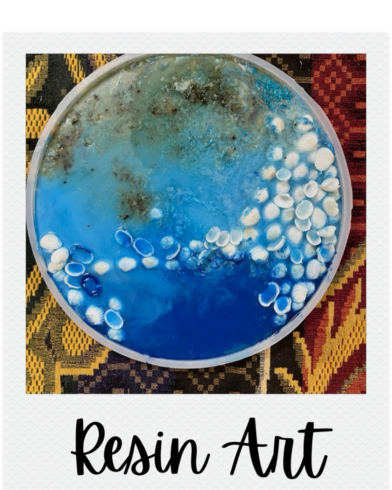 Hand-poured with love, sealed by the sea.
Where dreams of the ocean meet resin art.
Hand-poured with love, sealed by the sea.
Where dreams of the ocean meet resin art.

"Resin waves and days filled with seashells."
Converting ocean tides into timeless masterpieces.
"Resin waves and days filled with seashells."